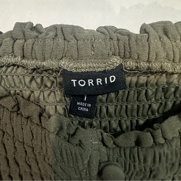 TORRID OFF THE SHOULDER GREEN SWEETHEART PUFF SLEEVE TOP, SIZE 1X - Picture 7 of 9